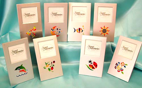 Assorted pattern design straight stand aluminum metal picture frame, Asian bed room decor idea. Perfect for gift giving!